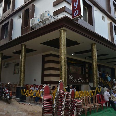 City Surya Hotel Gaya Exterior foto