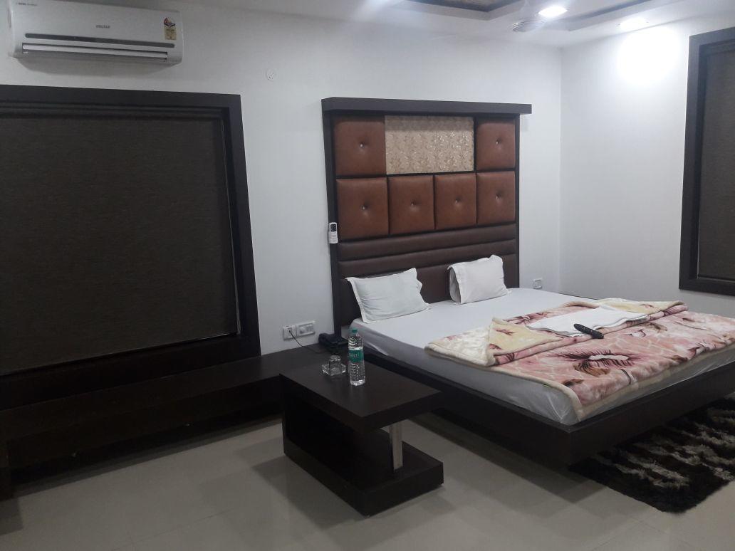City Surya Hotel Gaya Exterior foto